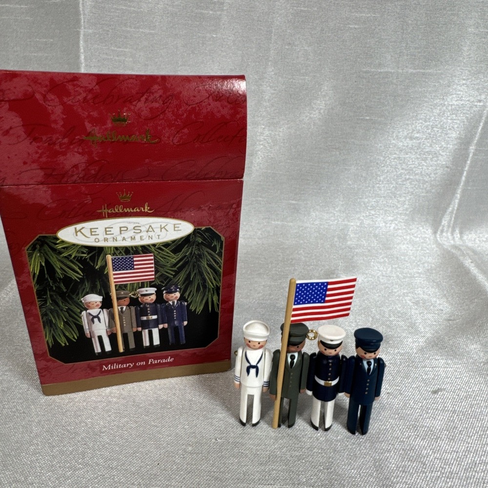 Hallmark Keepsake Ornament 1999 Military‎ on Parade Clothespin Soldiers US Flag